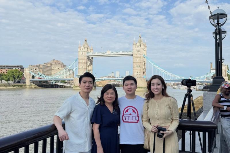 Chủ tịch Hà Nội FC tung ảnh đón năm mới, Đỗ Mỹ Linh mặt mộc cực xinh nhưng phàn nàn một "tật xấu" của chồng- Ảnh 4.