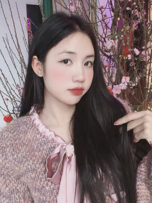Hotgirl bóng đá Trần Thị Duyên khoe visual xinh đẹp, gây sốt ngày Tết: “Chào Ba, con lên đường đi làm nhiệm vụ Quốc gia”- Ảnh 4. Hotgirl bóng đá Trần Thị Duyên khoe visual xinh đẹp, gây sốt ngày Tết: “Chào Ba, con lên đường đi làm nhiệm vụ Quốc gia”- Ảnh 4.