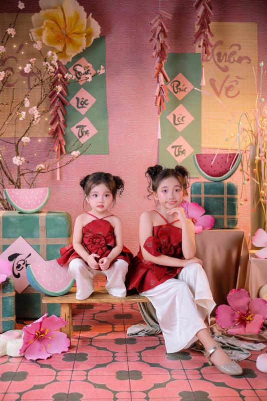 Khung hình đẹp như tranh vẽ gây bão của 3 cực phẩm nhà Khánh Thi - Phan Hiển: Lisa, Anna xinh yêu như thiên thần- Ảnh 3.