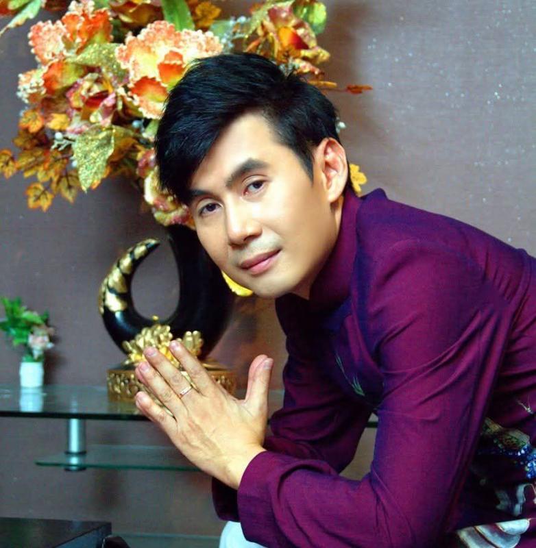 Nam ca sĩ Vbiz chạy 12 show/ngày mua được 4 cây vàng, sống trong biệt thự giá "2000 cây vàng"- Ảnh 2.