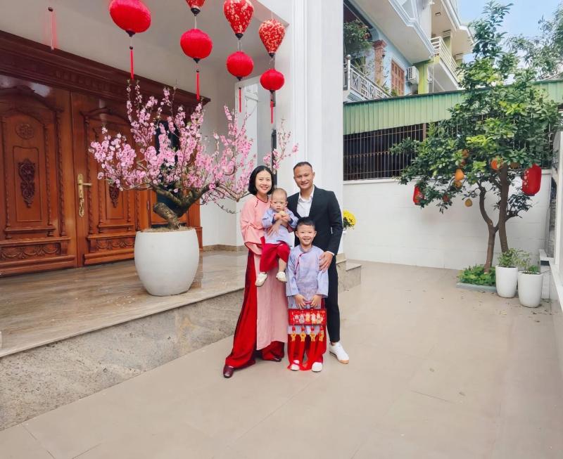 Ấm áp khoảnh khắc cầu thủ Việt đón Tết: Khung hình gia đình 