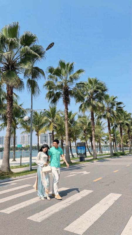 Doãn Hải My vững phong độ nàng WAG mặc áo dài đẹp nhất, xách túi hiệu sang chảnh bên Văn Hậu ai cũng ngoái nhìn- Ảnh 3.