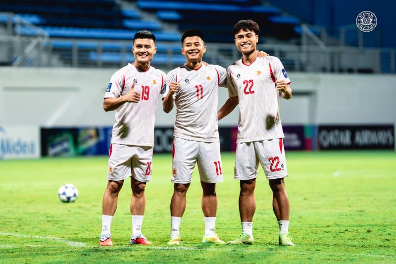 Bí ẩn mùng 2 Tết: Chu Thanh Huyền diện áo dài bên Quang Hải, netizen ngơ ngác Bí ẩn mùng 2 Tết: Chu Thanh Huyền diện áo dài bên Quang Hải, netizen ngơ ngác