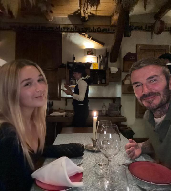 Từng gây tranh cãi vì ôm hôn con gái, nay David Beckham đưa Harper đi du lịch riêng, mặt mộc tiểu thư gây sốt- Ảnh 1.