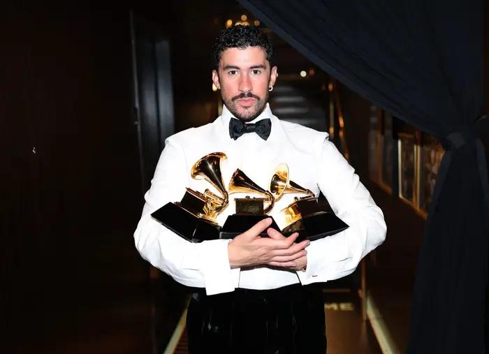 Người đàn ông oanh tạc 2026: Vừa thắng Grammy đã đại náo Super Bowl, cả loạt siêu sao góp vui- Ảnh 4.