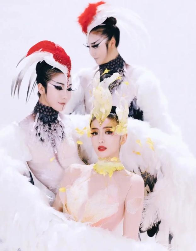Mỹ nhân chiếm sóng show cuối năm: Đẹp như tiên nga giáng thế, ăn trọn điểm chuyên môn nhờ điệu múa trăm hoa đua nở- Ảnh 4.