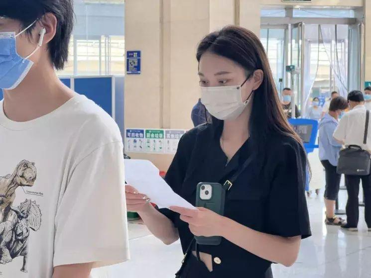 Lì xì xuyên biên giới: Cách người Việt giữ "lửa" Tết, quan tâm tới sức khỏe người thân bất chấp khoảng cách địa lý- Ảnh 2.