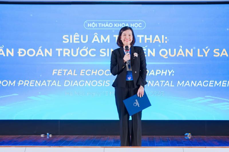 Nữ bác sĩ chữa bệnh cho những em bé nằm trong bụng mẹ: 