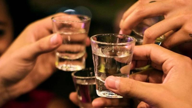 Uống rượu không lo ảnh hưởng sức khỏe: Bác sĩ tiết lộ 