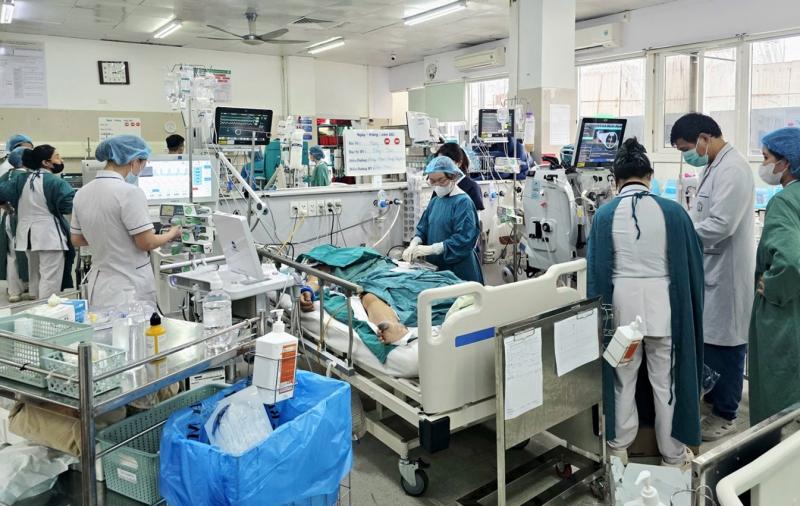 Bệnh viện sẵn sàng khám, cấp cứu 24/24 giờ xuyên Tết- Ảnh 2.