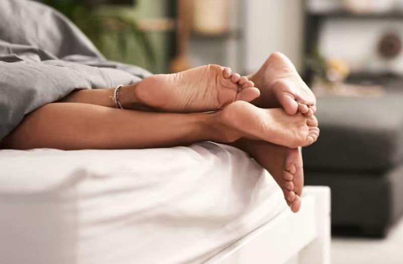 “Cơn địa chấn” trong cơ thể khi ân ái: Những thay đổi bất ngờ từ não đến bàn chân- Ảnh 2.
