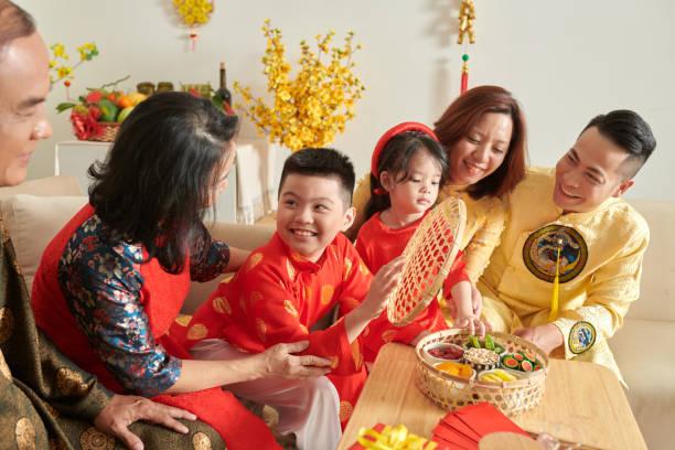 Phong trào ăn Tết healthy trên mạng xã hội và cú “vỡ mộng” của phụ nữ ngoài 30- Ảnh 2.