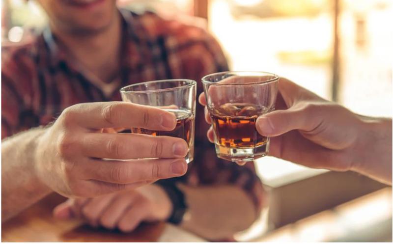 Sau khi uống rượu bia, hãy nhớ “2 nên – 5 không”: Gan và cả cơ thể cảm ơn bạn rất nhiều!- Ảnh 1.