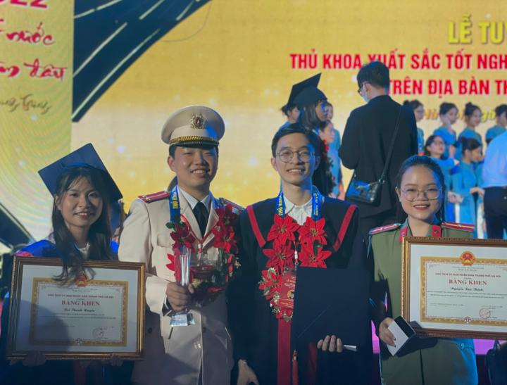 Thủ khoa đầu ra Đại học Y Hà Nội: Rẽ hướng phút chót, về đích ngoạn mục- Ảnh 2.