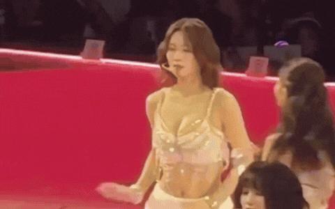 Showbiz có mỹ nhân nhan sắc điểm 10, vòng 1 đốt mắt cả triệu người sững sờ- Ảnh 1.