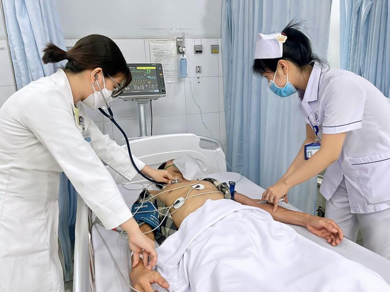 Trắng đêm nơi phòng cấp cứu- Ảnh 5.