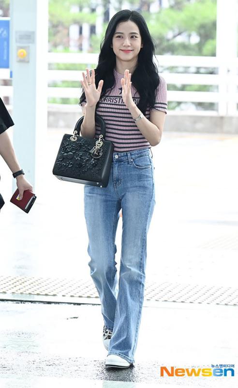 Jisoo gợi ý 4 cách mặc quần dài tôn dáng cho người có chiều cao khiêm tốn như cô ấy- Ảnh 1.