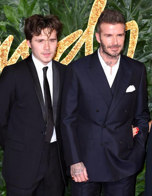 Brooklyn ấu trĩ hết sức: Đã xoá hình xăm tri ân bố - David Beckham, còn cố tình khoe ra như trêu ngươi- Ảnh 4.