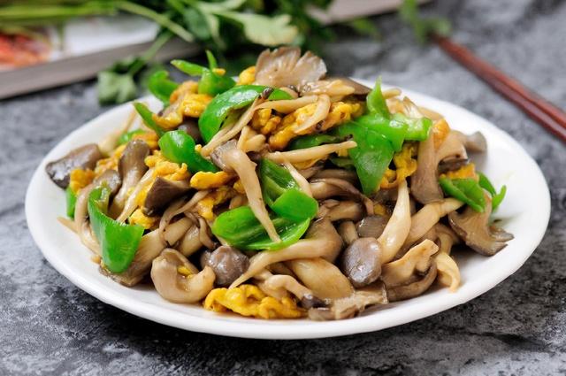 Hướng dương, đậu phộng chưa chắc tốt bằng 3 loại rau này: Tóc đen hơn, người mát, ăn là mê- Ảnh 2.