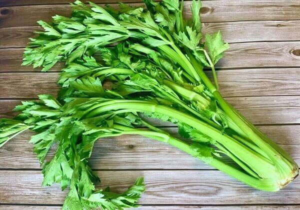 Gần Tết đi chợ mua rau cần thận trọng với 6 loại rau dễ tồn dư thuốc trừ sâu, đừng bỏ qua những lưu ý quan trọng này- Ảnh 4.