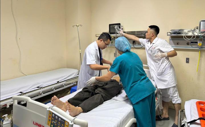 Vỡ bể thận vẫn xin dùng thuốc cầm cự, bác sĩ cảnh báo tâm lý 'để qua Tết'- Ảnh 1.