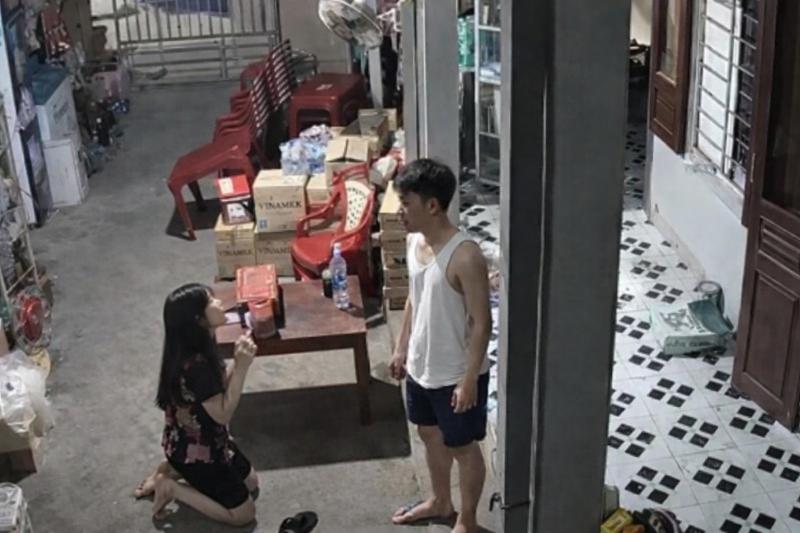 Cố níu giữ người chồng ngoại tình, người mẹ trẻ không ngờ hậu quả lại đổ lên đứa con 2 tuổi- Ảnh 1.