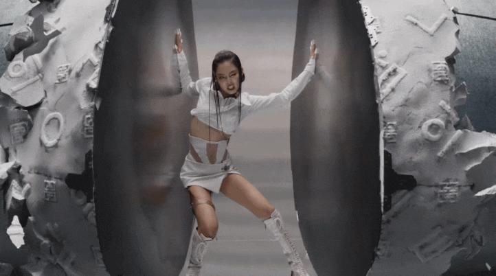 Siêu phẩm MV GO của BLACKPINK: Visual đỉnh khỏi bàn nhưng nhạc chưa đủ tầm- Ảnh 4.