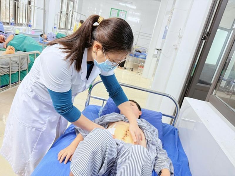 Cô gái 26 tuổi đau bụng dữ dội, bác sĩ “chết lặng” khi phát hiện thứ bên trong- Ảnh 1.