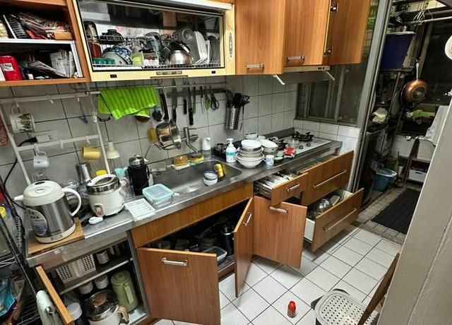 Tôi từng nghĩ đun sôi là sạch… nhưng hóa ra có 3 thứ vẫn âm thầm tàn phá gan thận, đáng tiếc nhiều người lại "giữ khư khư"- Ảnh 1.