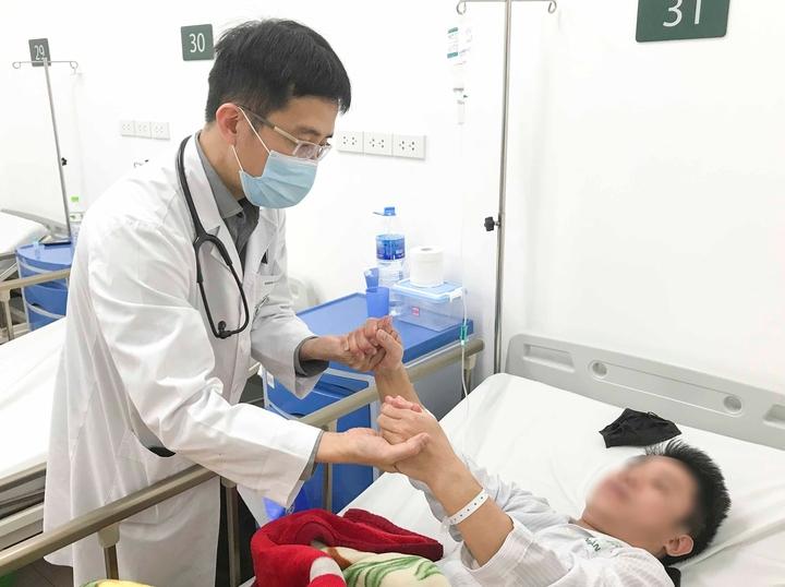 Đừng để đột quỵ tăng vọt vì dọn nhà gắng sức, ăn uống quá đà dịp Tết- Ảnh 1.