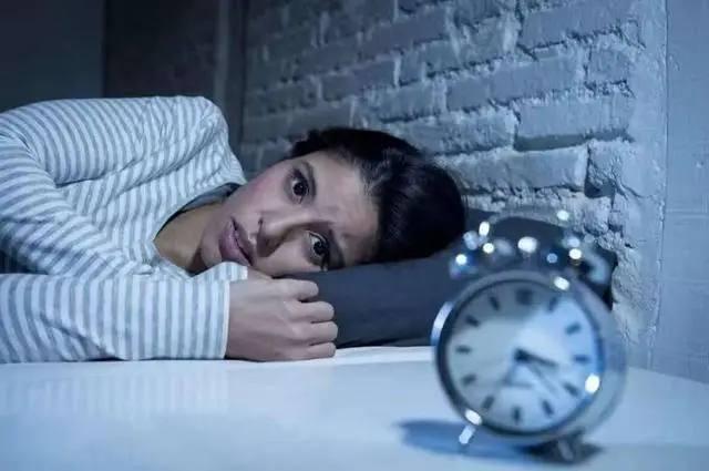 Người phụ nữ 68 tuổi đột ngột qua đời vào đêm khuya, bác sĩ thở dài: Ở tuổi già còn cố làm việc này vào ban đêm là không được!- Ảnh 2.