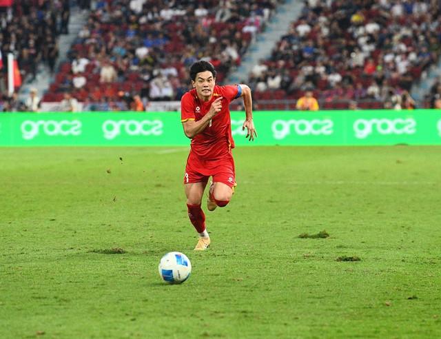 Hé lộ hình xăm ý nghĩa trên lưng Đình Bắc, đây là động lực giúp ngôi sao U23 Việt Nam vượt khó và toả sáng- Ảnh 4.