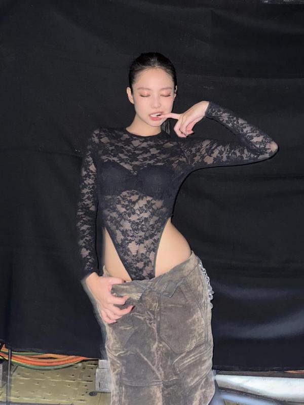 Màn đụng độ nghẹt thở giữa Jennie và 2 gái xinh Kpop: Định nghĩa lại khái niệm sexy là gì!- Ảnh 3.