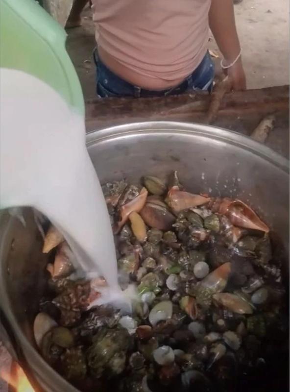Người phụ nữ 51 tuổi tử vong sau bữa ăn cùng bạn bè, nguyên nhân từ món “cực độc” ít ai ngờ- Ảnh 1.