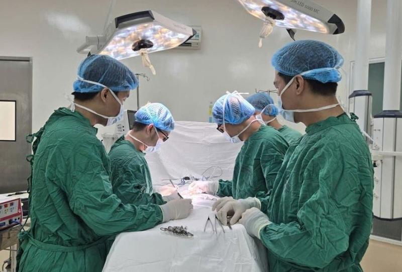Cứu sống 2 mẹ con du khách Nga chấn thương sọ não nguy kịch- Ảnh 2.