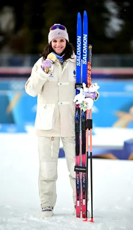 Drama Olympic: Gái xinh giành HCV bị 