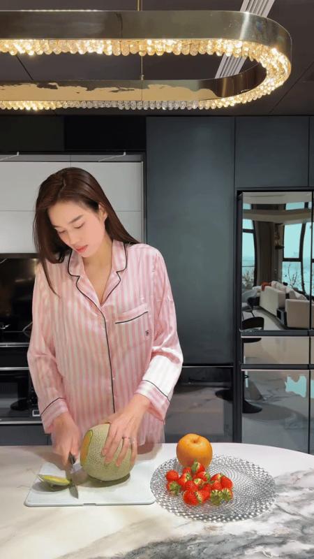 Cận vòng 2 của Đỗ Hà giữa lúc vướng tin đang mang thai- Ảnh 2.
