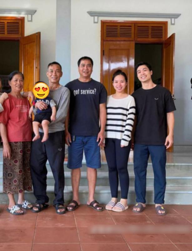 Vì sao Viên Minh - vợ Công Phượng ít về quê chồng nhưng mỗi lần về đều gây sốt cả cõi mạng?- Ảnh 4.