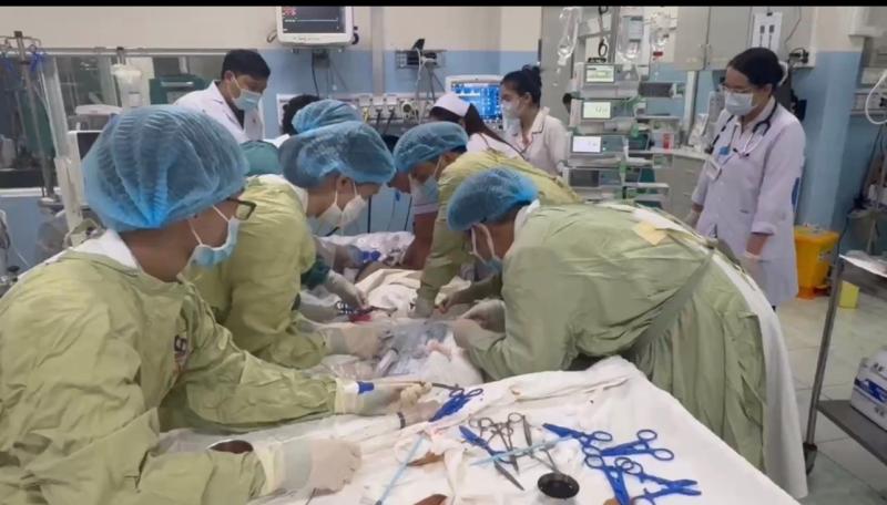 Sốc điện cứu sống bệnh nhân đột ngột ngưng tim- Ảnh 3.