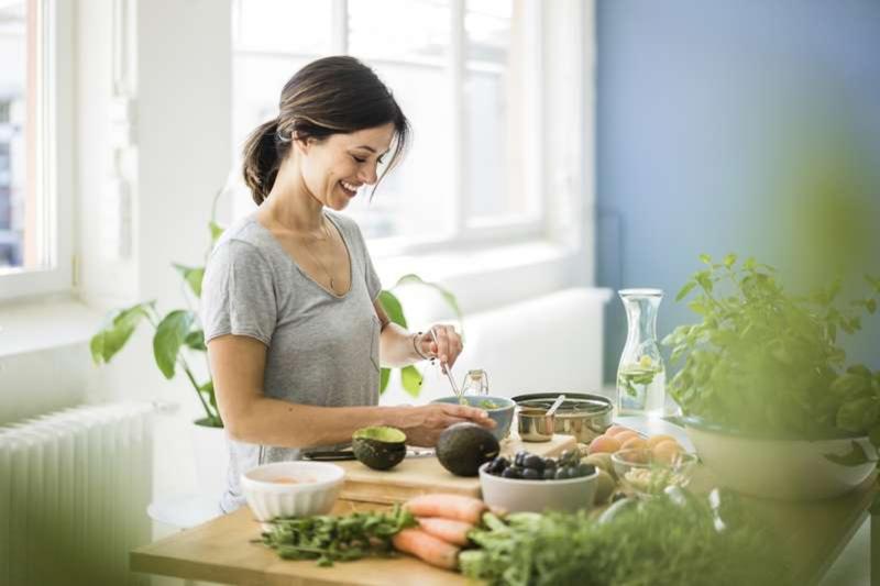 Sau Tết, tôi giảm cân không nhờ ăn kiêng mà bắt đầu từ việc dọn lại căn bếp- Ảnh 3.