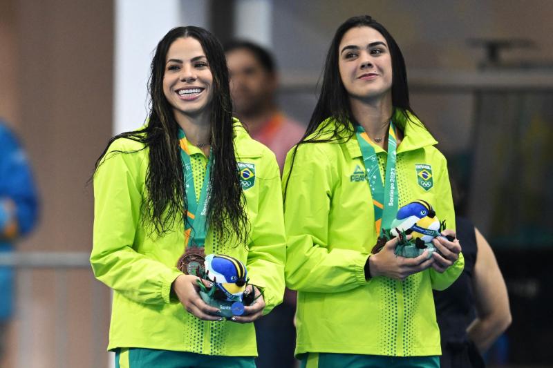 Drama Olympic: Bao cao su ngập làng VĐV, 
