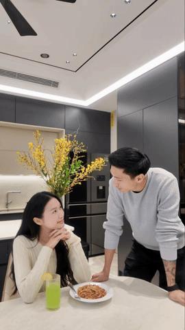 Ở biệt thự chục tỷ nhưng quà Valentine Văn Hậu tặng Doãn Hải My lại đơn giản vô cùng, nhà nào cũng có dịp Tết- Ảnh 3.