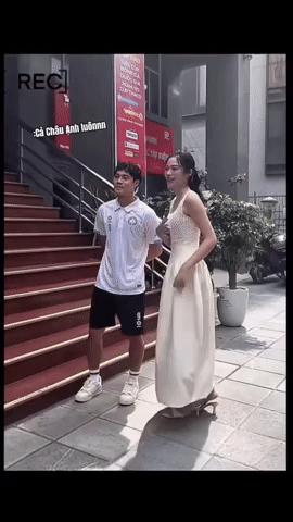 Hot lại ảnh Văn Toàn bẽn lẽn bên 2 Á hậu, bảo sao vẫn độc thân, mong tết đừng ai hỏi bao giờ lấy vợ- Ảnh 2.