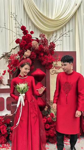 MC Huyền Trang Mù Tạt bị chê “thừa năng lượng” vì loạt hành động trong đám cưới với tuyển thủ Đức Huy- Ảnh 4.