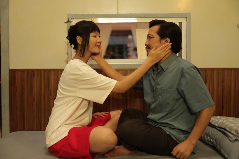 Có phim Việt cười chưa xong đã khóc không dứt: Nam chính khổ ơi là khổ, dầm mưa gào thét thấy mà thương- Ảnh 2.