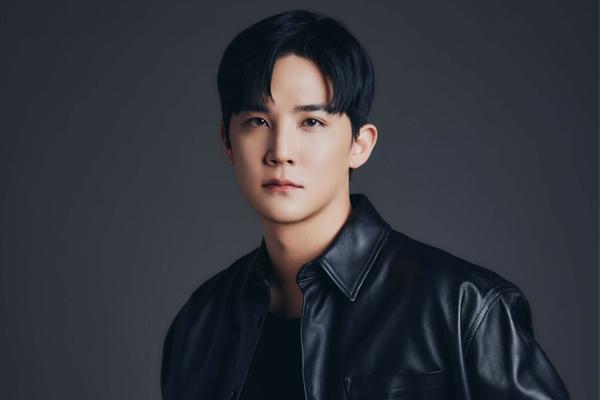 Tổng tài showbiz vừa vướng vòng lao lý: Đứng sau nhóm nữ chất nhất làng nhạc, bị bắt khẩn cấp khi đang lưu diễn- Ảnh 1.