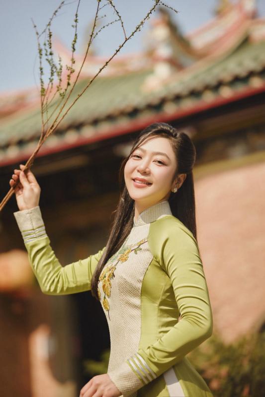 Hà Thanh Xuân xứng danh mỹ nhân không tuổi trong áo dài Tết: Mỗi sáng ngủ dậy đều uống 1 thứ được coi là "nghi thức" chống già cho phụ nữ trung niên- Ảnh 8.