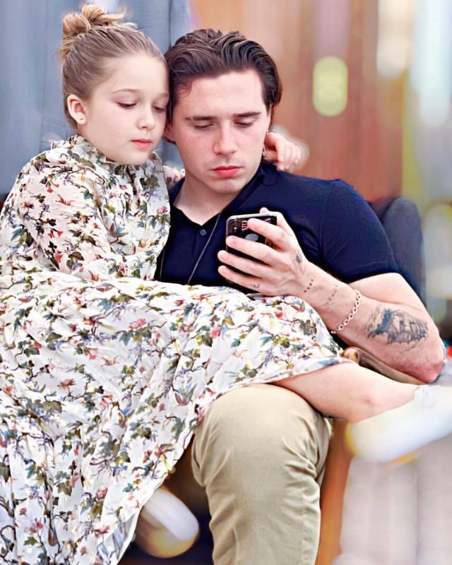 Thương cho tiểu thư Harper Beckham, đăng liền 2 bài yêu thương, tag tên anh cả xa cách nhưng nhận lại chỉ là 