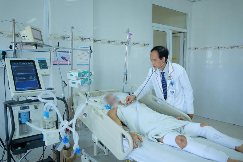 Nhiều người xuất huyết não nguy kịch, bác sĩ cảnh báo đột quỵ mùa Tết- Ảnh 3.