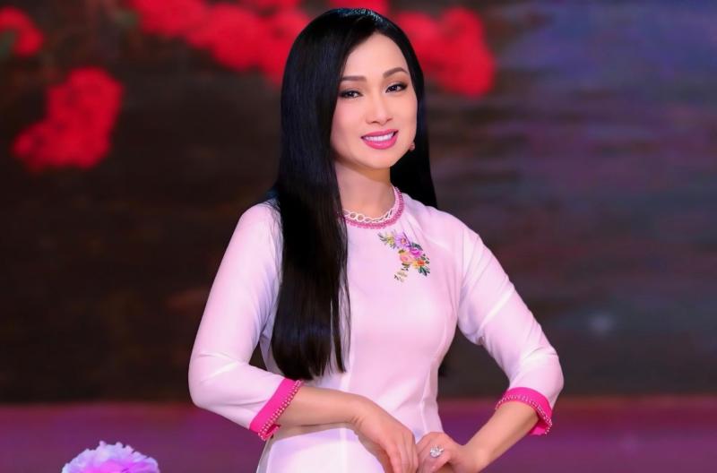 Nữ ca sĩ giàu nhất Việt Nam: Cả nhà nổi tiếng, tài năng nhan sắc không thiếu thứ gì- Ảnh 2.